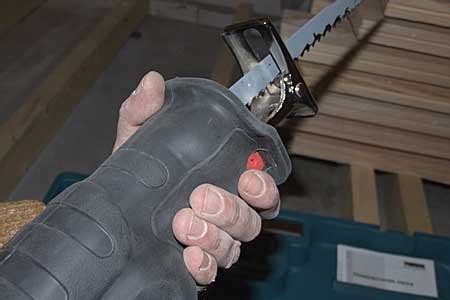 Сабельная (ножовочная) пила Makita JR 3070 CT — мнение об инструменте