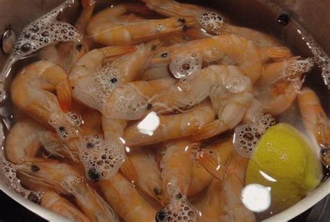 Как варить королевские замороженные неочищенные креветки в кастрюле ...