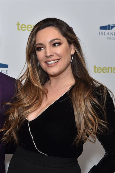 Kelly Brook – Big Breasts at Teens Unite Annual Fundraising Gala in