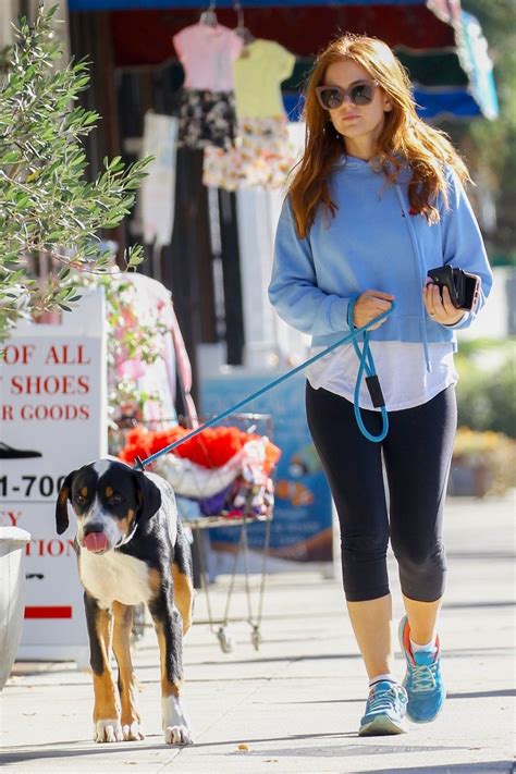 Isla Fisher - Out With Her Dog in Studio City 01/09/2019 • CelebMafia