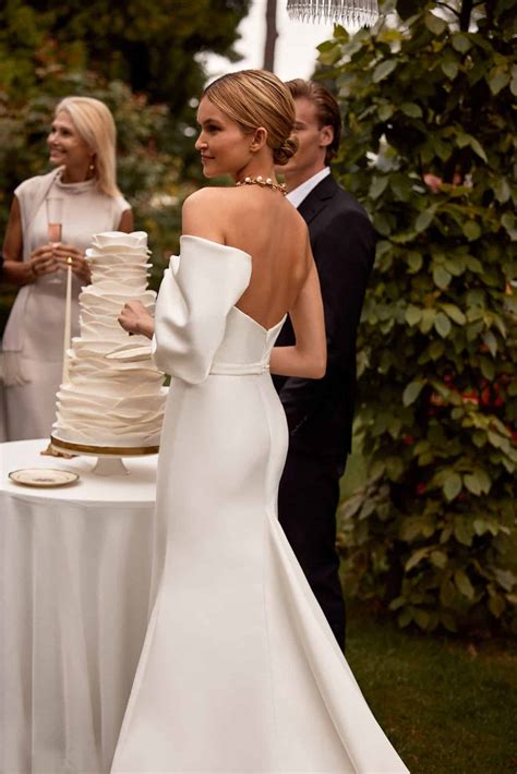 10 Simple Modern Wedding Dresses for the 2023 Bride! | Wedding Journal