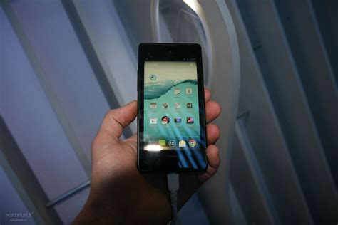 YotaPhone Arrives in the UK at £419 ($695/€499), SIM-Free and Unlocked