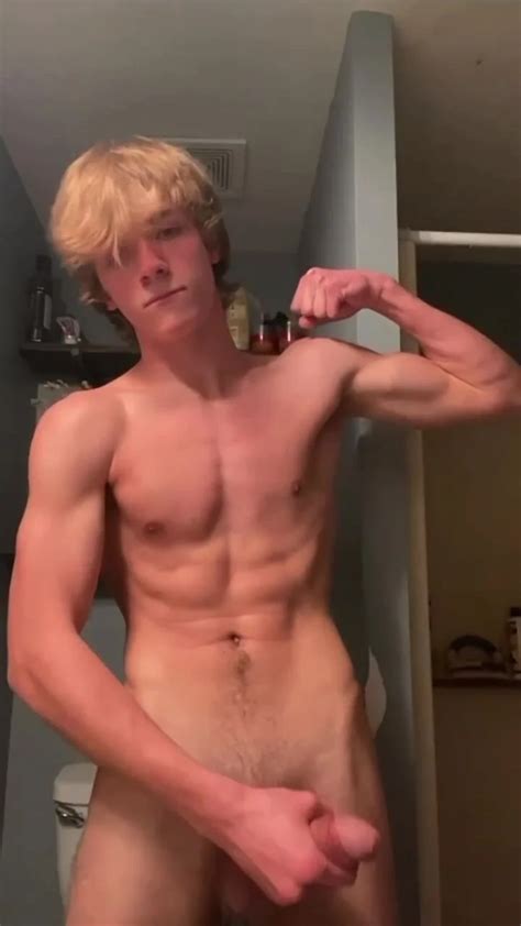 Twinks: very hot teen is flexing his muscles… ThisVid.com