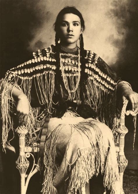 A Cheyenne woman in Oklahoma, during 1890-1904. : r/TheWayWeWere