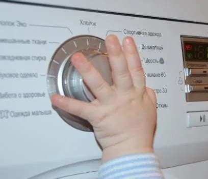 Несколько способов, как открыть дверь стиральной машины Индезит, если ...
