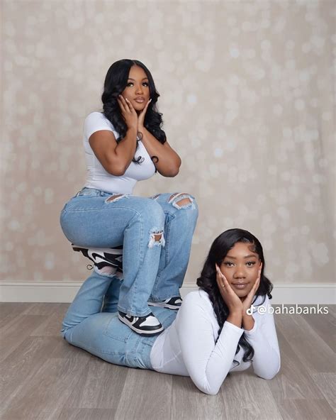 Pin by ッ on Yule y majo🎓👩‍🎓👩‍🎓 | Girlfriends photoshoot, Sisters