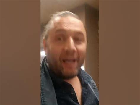 Репортаж из Шереметьево, где сегодня была объявлена эвакуация - YouTube
