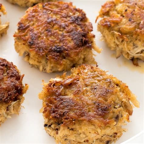 Crab Cakes with Lemon Aioli (30 Minute Recipe) - Chef Savvy