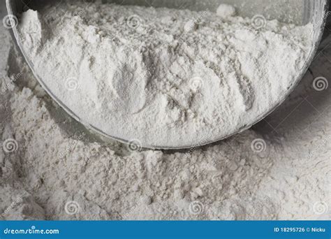 пшеница муки стоковое фото. изображение насчитывающей сырцово - 18295726