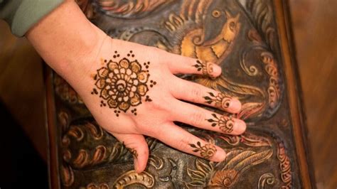 simple mandala mehndi designs weddingmarker