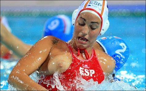 Water polo wardrobe malfunction - Hotnupics.com