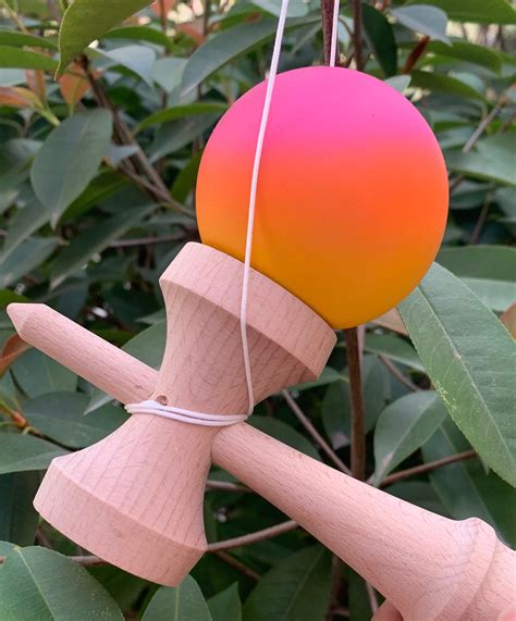 Jucarie Interactiva Kendama, Flippy, din Lemn, 18 cm, Joc de Indemanare