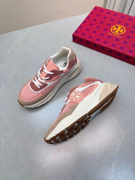 Кроссовки Tory Burch - купить с доставкой по выгодным ценам в интернет ...