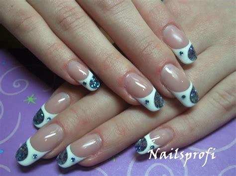 Моделирование гелем на формах - Студия красоты "NailsProfi"
