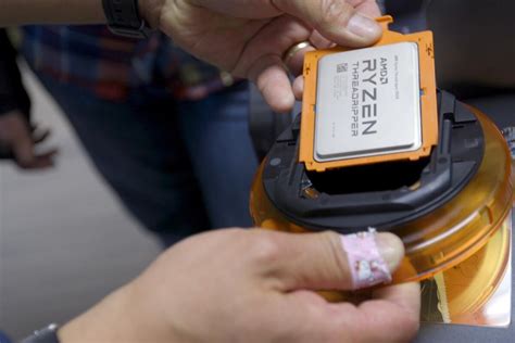 AMD Ryzen Threadripper CPU unboxing and installation | PCWorld