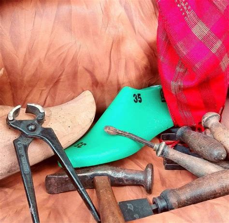 Обущарница "Цървулче"- обувки за народни танци - нови и поправка на стари