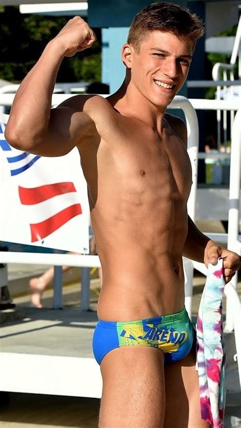 valivalo speedo  moule bite mooie jongens knappe mannen