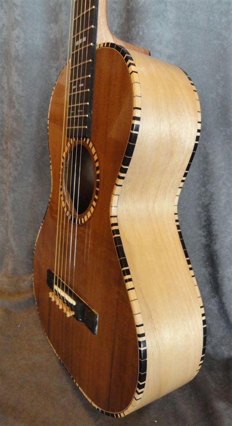 Parlor Guitar | www.dastringedinstruments.com