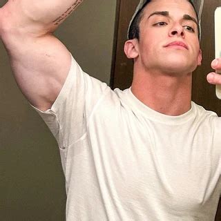 TYLER IACONA OnlyFans | @tyleriacona review (Leaks, Videos, Nudes)