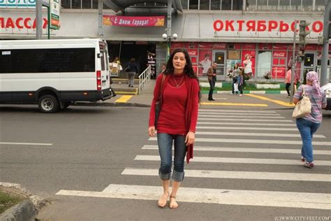 ID: 889 - City barefoot style. Part 2. - City Feet - 99 Photos