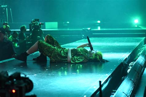 Billie Eilish strips to her bra to make bold bodyshaming statement on