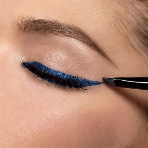 Những mẹo Cách vẽ eyeliner cho mắt nhỏ hiệu quả ngay từ lần đầu
