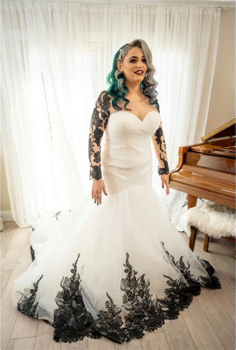 Enchanting Black And White Mermaid Wedding Dresses Mermaid Wedding