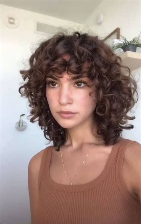 19 flattering ways to wear bangs for square face shapes – Artofit