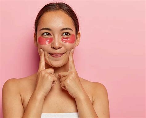 Here Is Why You Should Start Using Under Eye Masks | HerZindagi