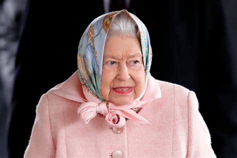 Ressentida, rainha evita mencionar Harry em discurso importante ...