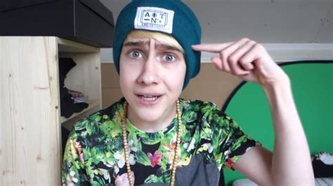 WHATSAPP IS STOM! - YouTube