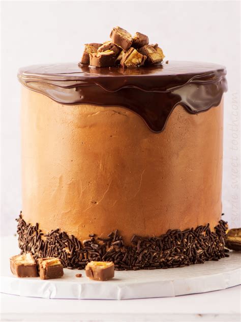 Snickers Chocolate Cake - SUZIE SWEET TOOTH