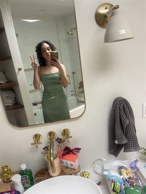 ReeYue on Twitter: "the feminine urge to eat dirt and twigs while