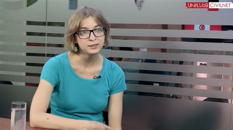 Ася Казанцева - об интересной науке - YouTube