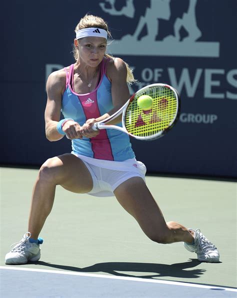 Pin by AT400 on Tennis テニス | Ladies tennis, Female volleyball players