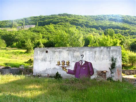 Сюрреалистичные картины на улицах Крыма: ochendaje — LiveJournal