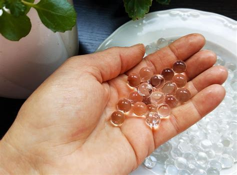 kostnadsfria bilder med floucerande hydrogel och hydrogel pixabay