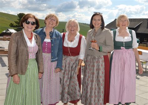 Große Eröffnungsfeier: Heidi-Hotel Falkertsee in neuem Glanz - Prost