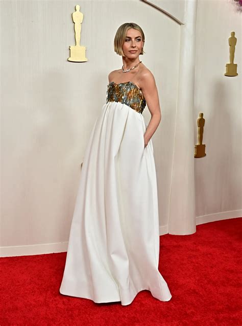 Oscar 2024: Todas las invitadas con vestidos de novia en la alfombra ...