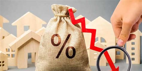 gic housing finances net profit dips