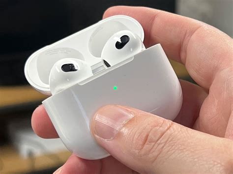 AirPods Lite coming soon? ! Apple grabs the affordable Bluetooth ...