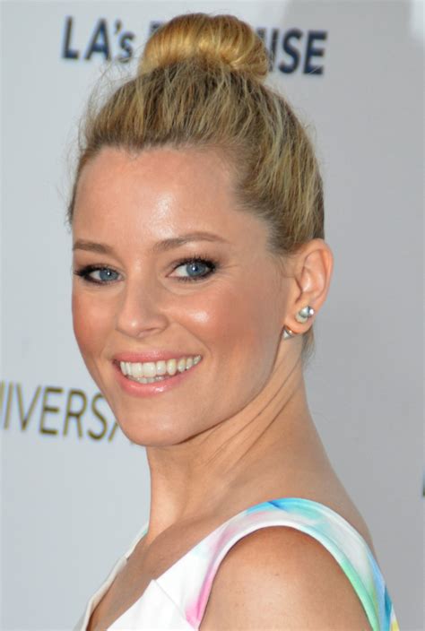Elizabeth Banks As Effie