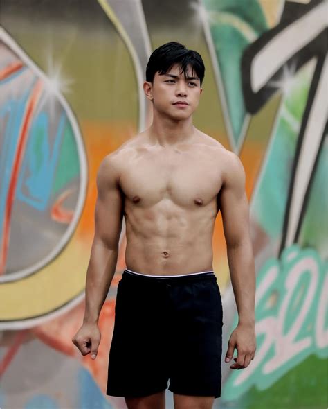 Royce Cabrera | Tara laro? 🏀 #BoysOfSummer Photographer: @vynimalism