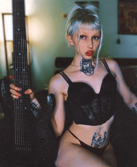 Danielle Sophia (@danisophia.official) • Instagram photos and videos