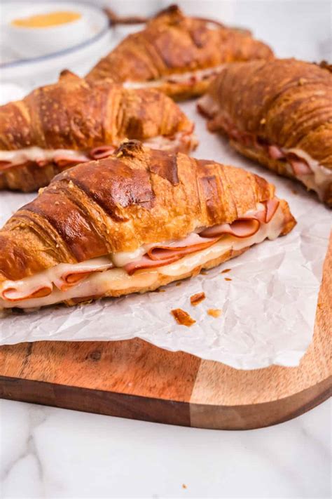 easy  delicious ham  cheese croissants julies eats treats