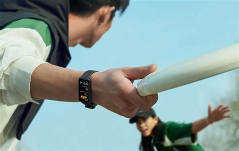 The Huawei Band 8 is an online exclusive with 3 colours, 10,000 watch ...