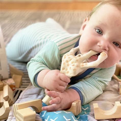 Sophie La Girafe | White Box Classic Baby Teether - SOUTH HOUS.