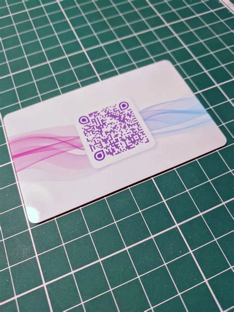 NFC-визитки из дерева с QR-кодом