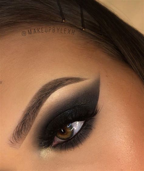 @MAKEUPBYLEXH⚡️ - Black Smokey Eye with Shimmer