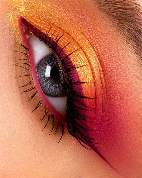 Pin by Alyssa Clare Hoersten on Beauty | Colorful makeup, Eye makeup ...